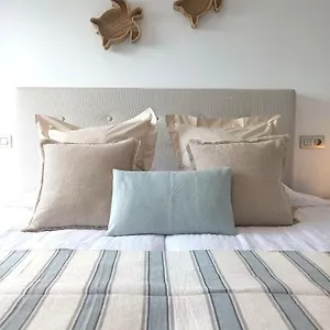 Burras Beachfront Apartamento